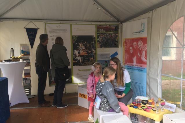 Kinderschminken im Zelt